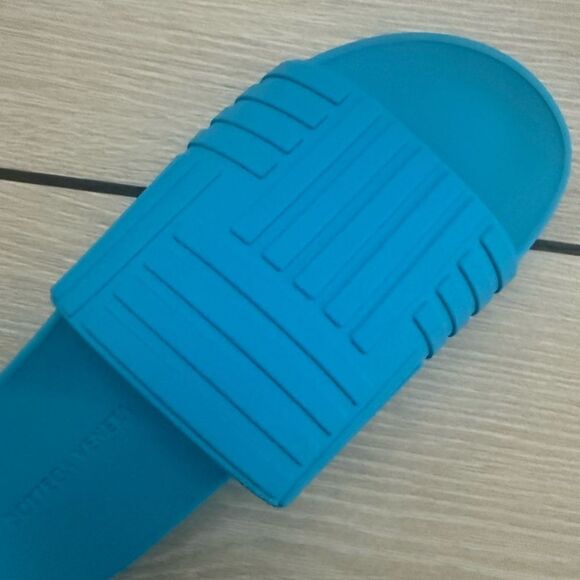 Brand new bottega venata slides with box - Picture 9 of 9